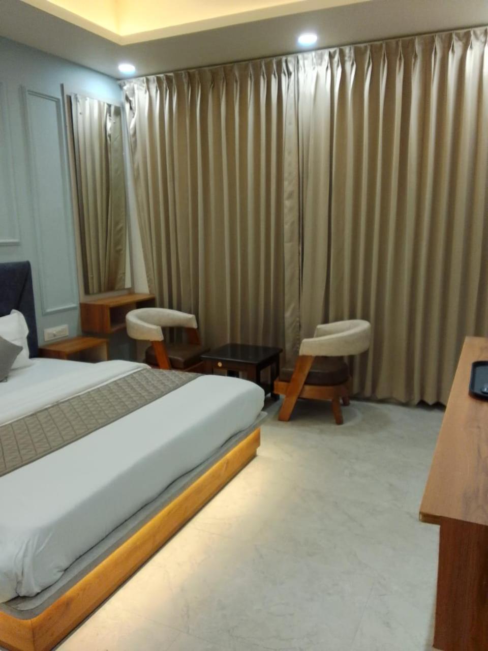 The Grand View Hotel Baijnath Exterior photo