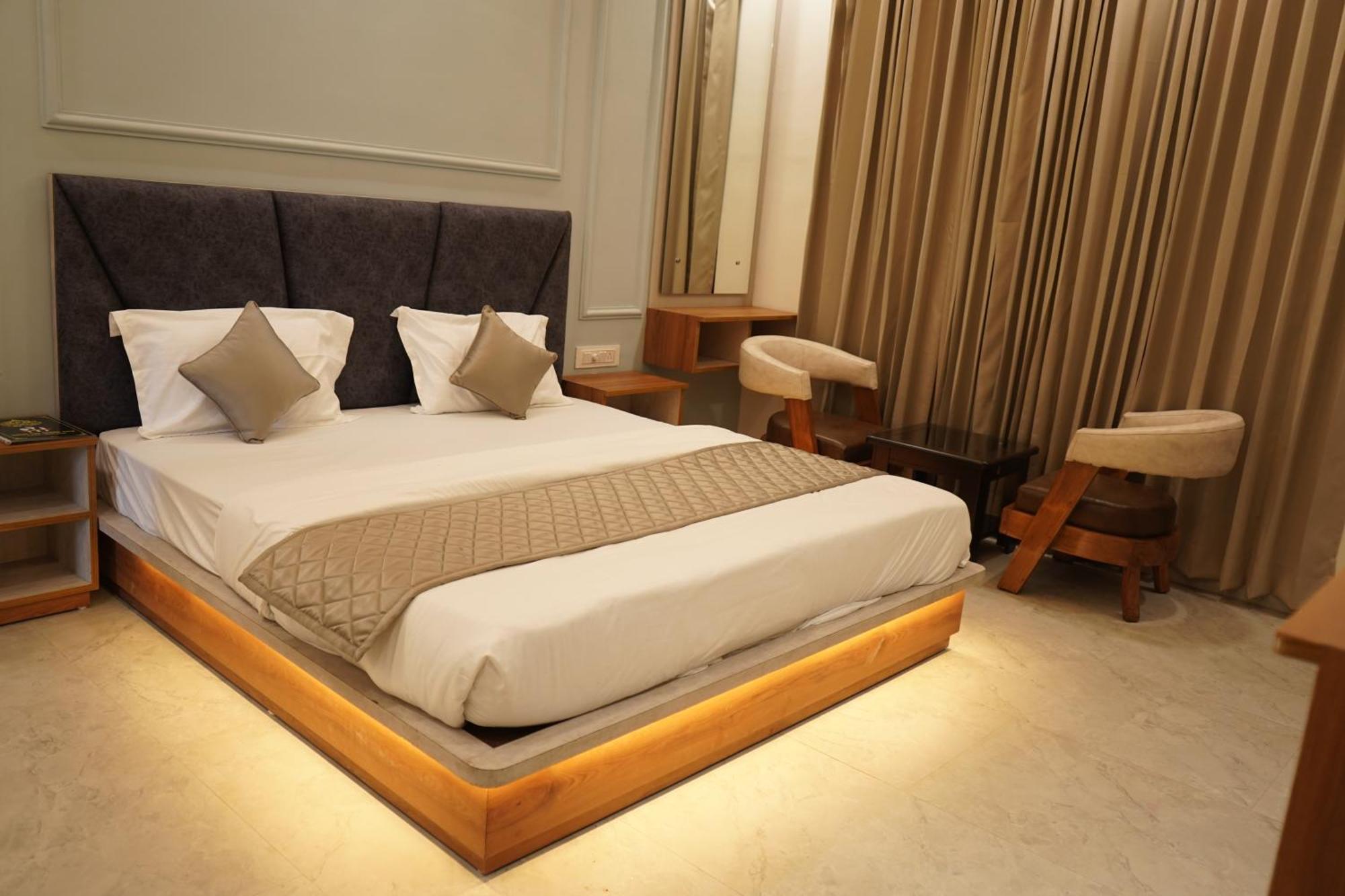 The Grand View Hotel Baijnath Exterior photo