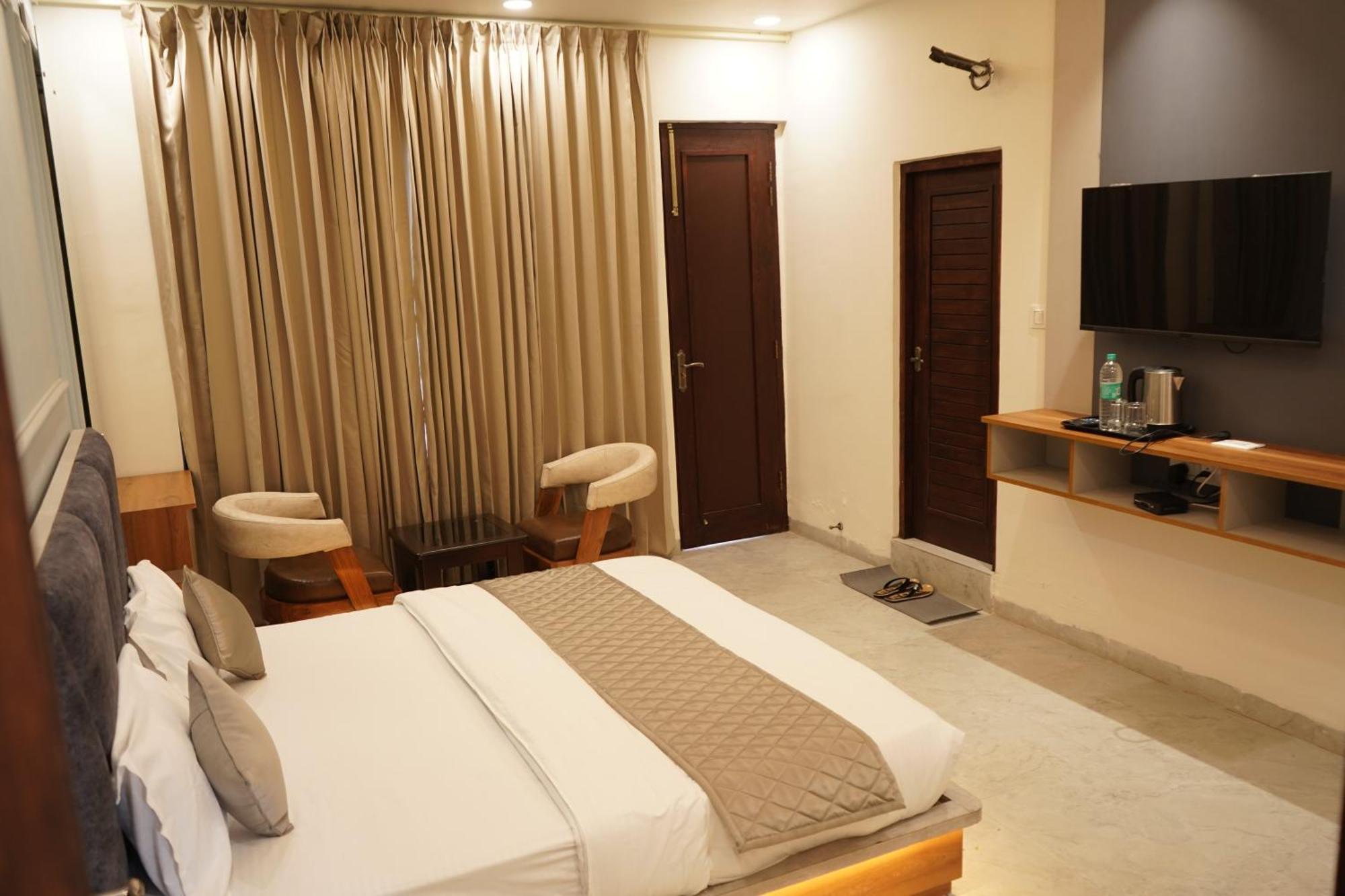 The Grand View Hotel Baijnath Exterior photo