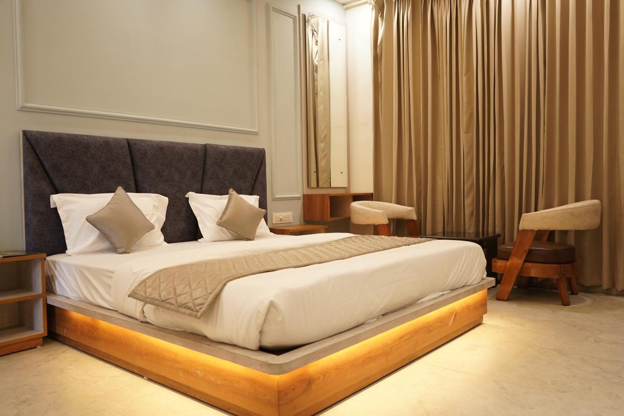 The Grand View Hotel Baijnath Exterior photo