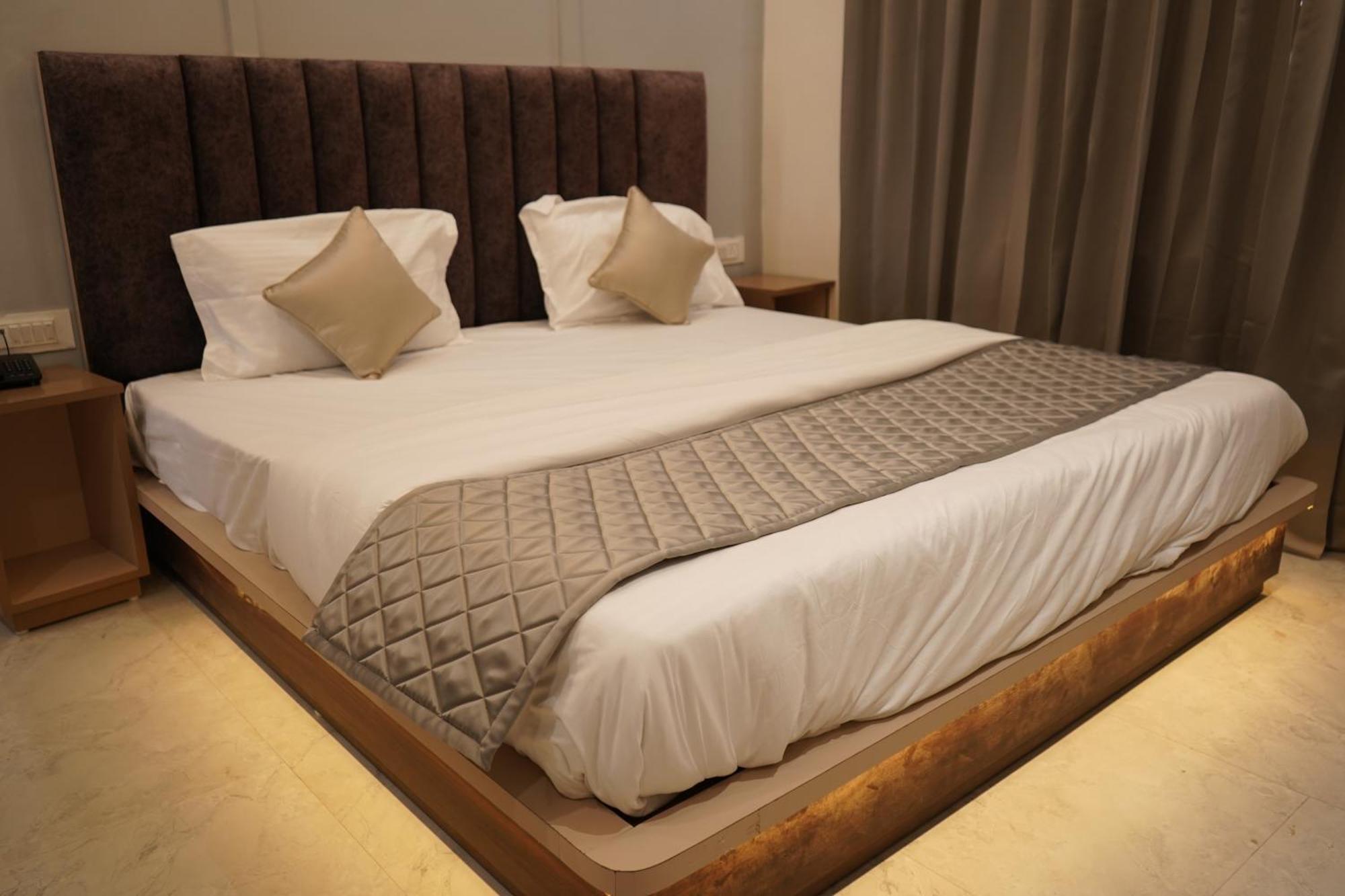 The Grand View Hotel Baijnath Exterior photo